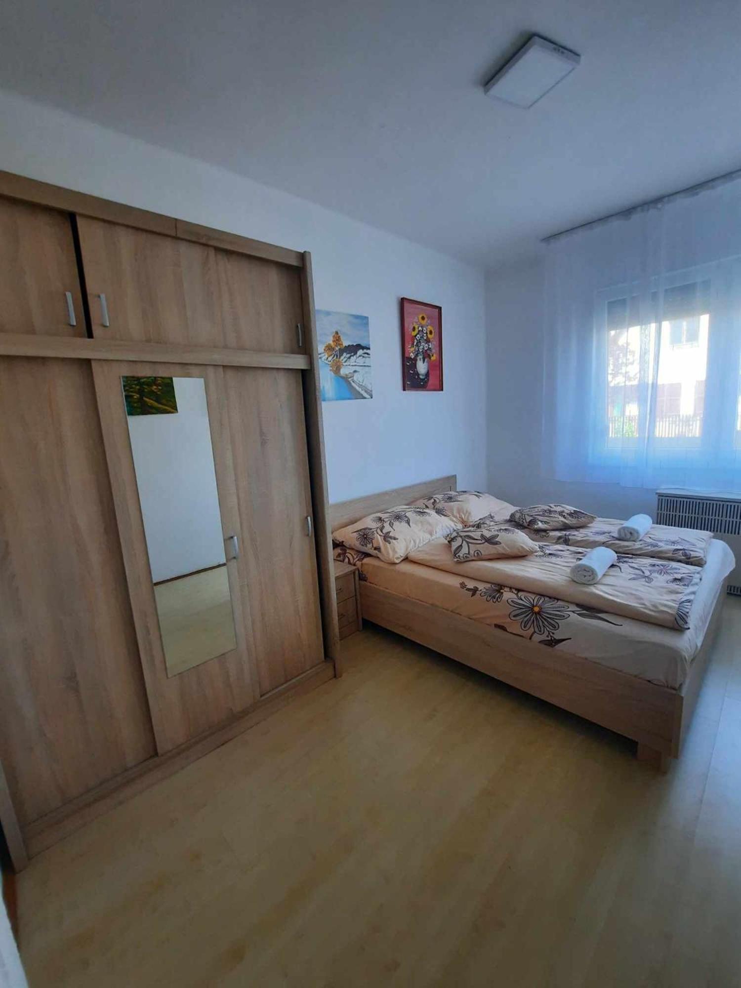 Apartamento Galeria Vendeghaz Hajdúszoboszló Exterior foto